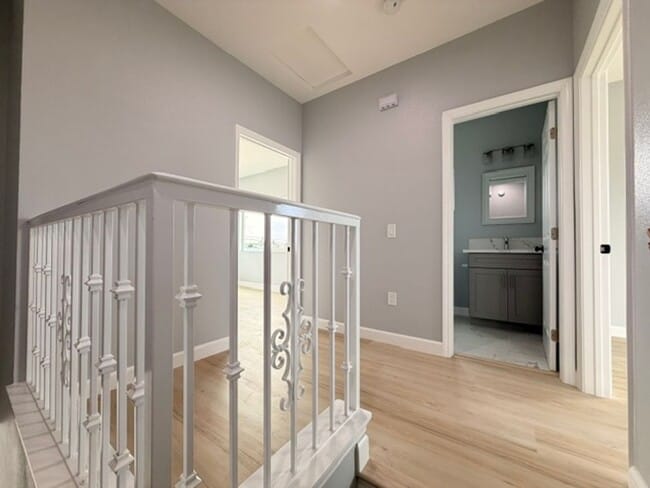 Building Photo - 5256-5260 Groveland Drive