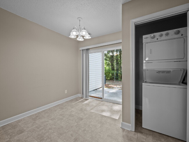 Building Photo - Available Now! 2 Bedroom, 2.5 BathTownhome...