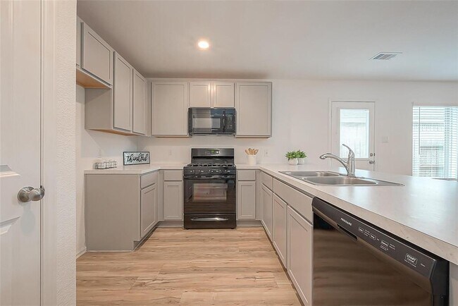 Building Photo - 26818 Wilderye Cv Ln