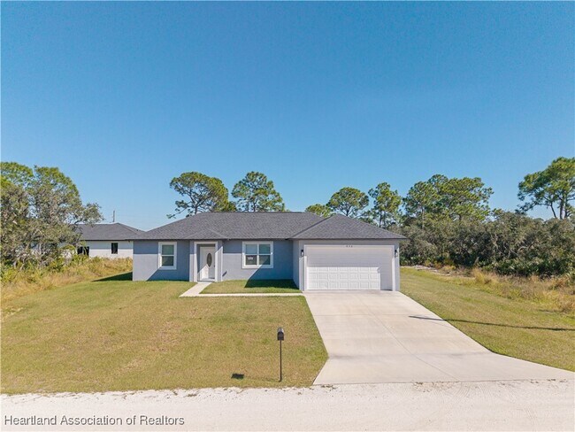 Building Photo - 836 Hanover Ave