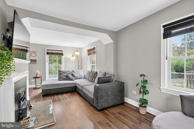 Building Photo - 9824 Old Fort Rd