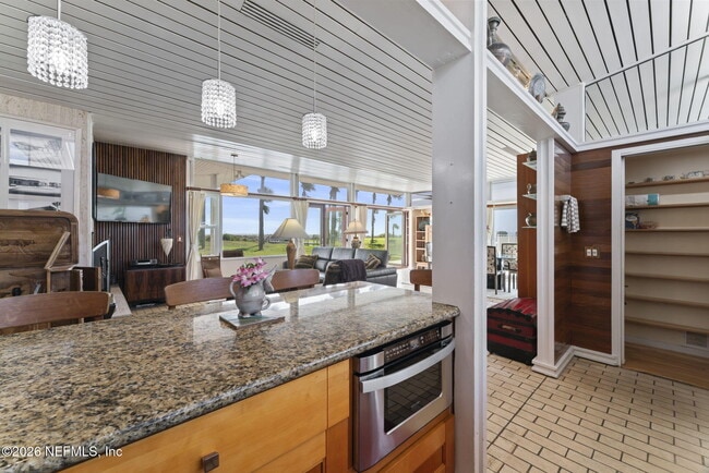 Building Photo - 2337 Seminole Rd