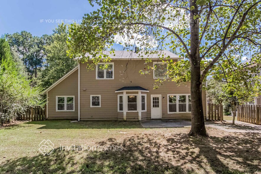 Building Photo - 10960 Pinehigh Dr