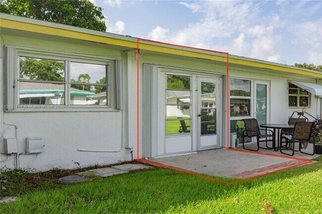 Building Photo - 1055 NW 83rd Ave