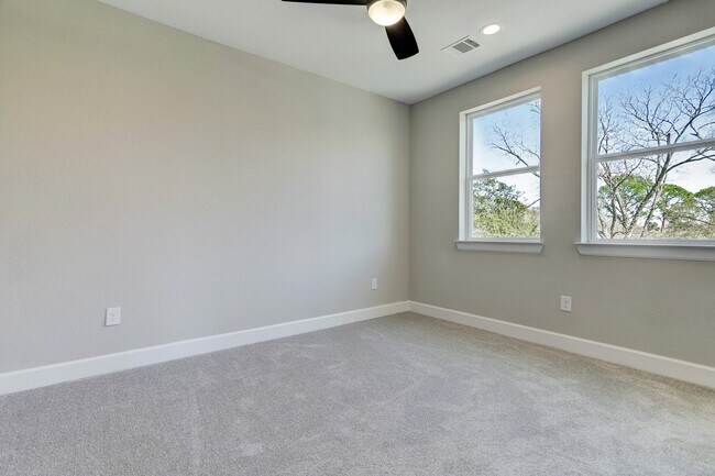 Building Photo - 2203 Melody Ln