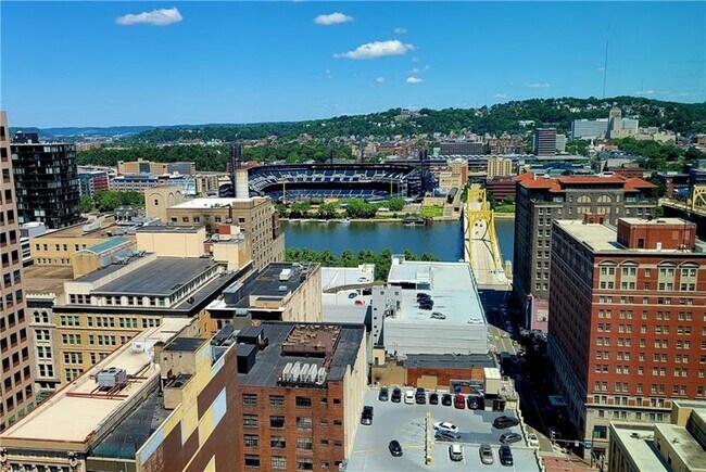 Building Photo - 550 Market St