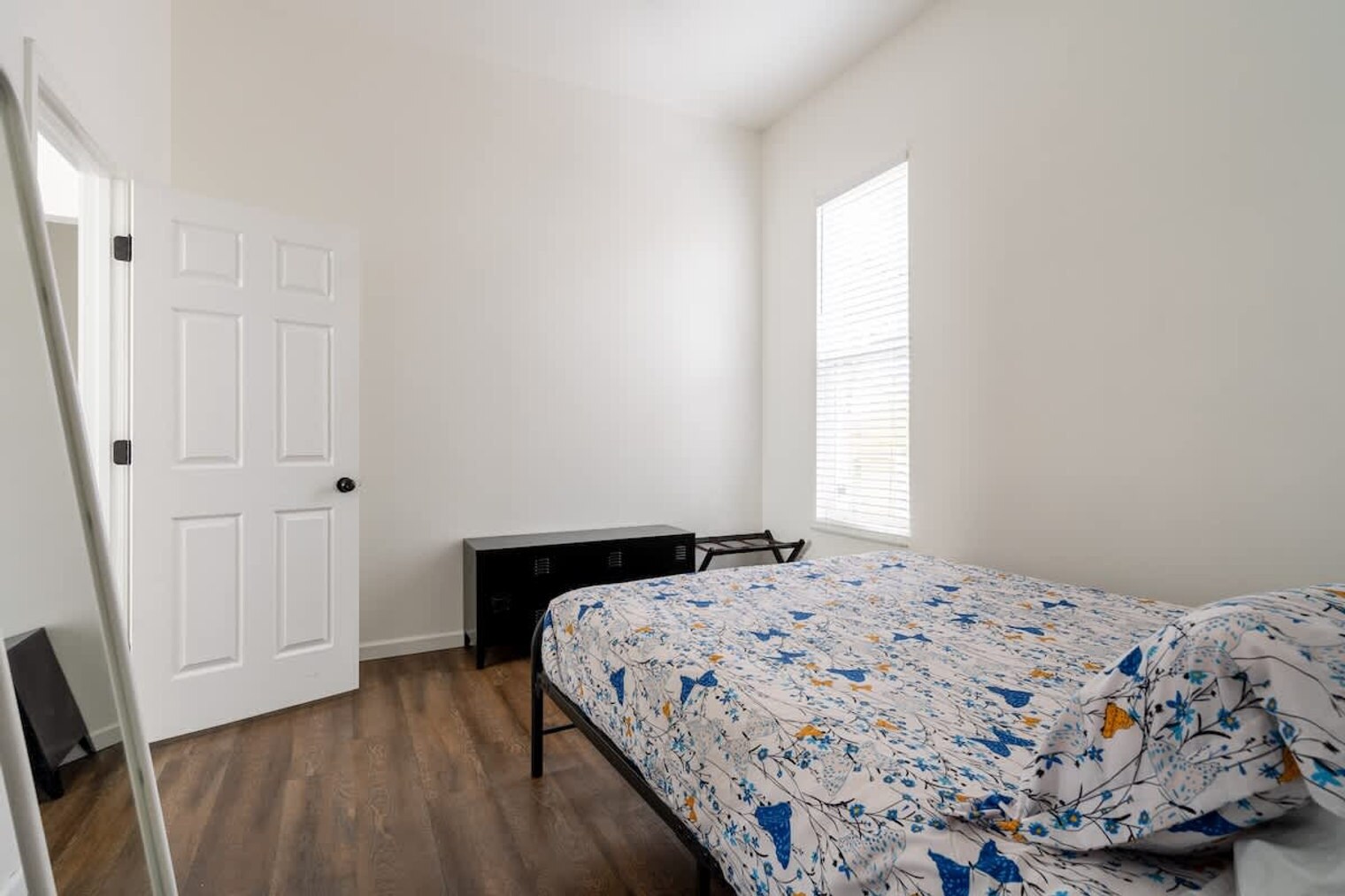 Building Photo - 2334 SE 8th Ave