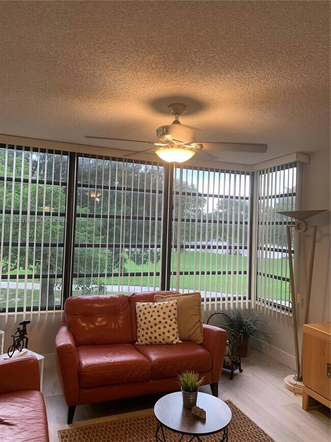 Building Photo - 1709 Whitehall Dr