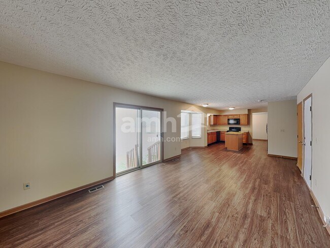 Building Photo - 6647 Hilmar Dr