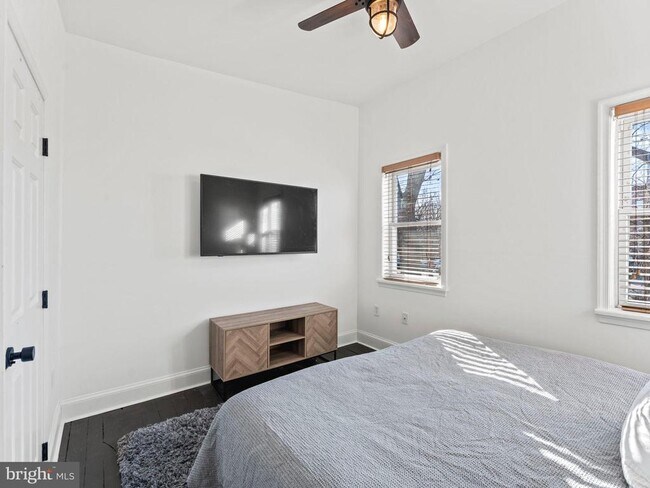 Building Photo - 1421 New Jersey Ave NW
