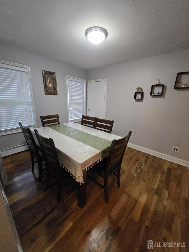 Building Photo - 1912 Montgomery St