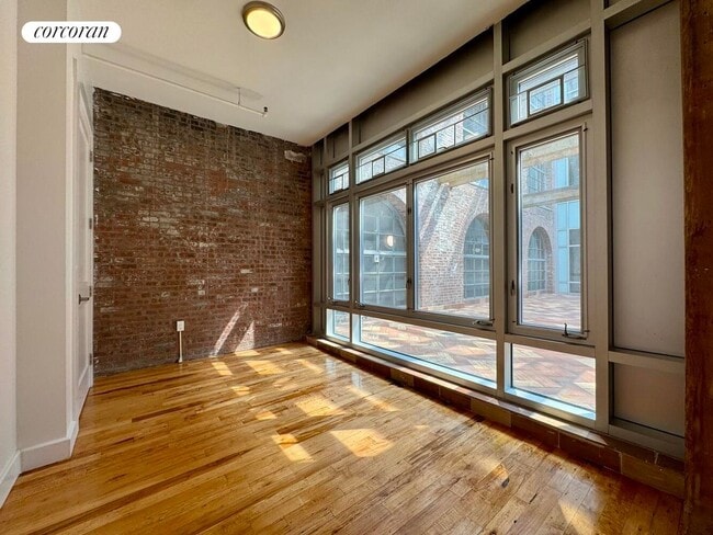 Building Photo - 275 Conover St