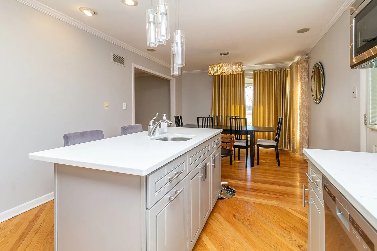 Building Photo - 432 S Dale Ave