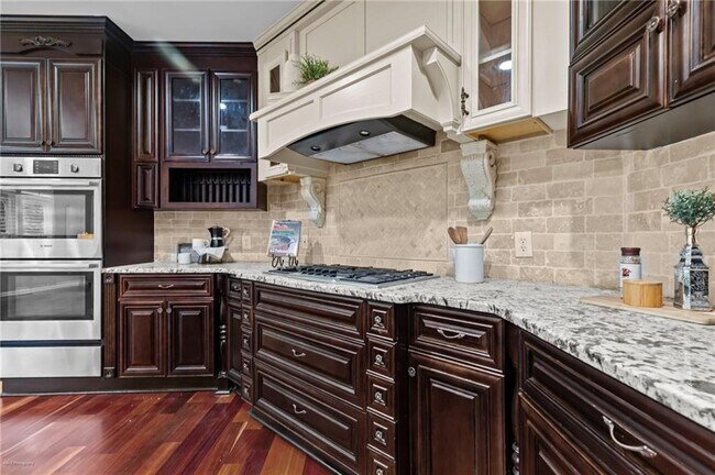 Building Photo - 2990 Hearthstone Dr