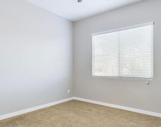 Building Photo - 5557 Yuba Way