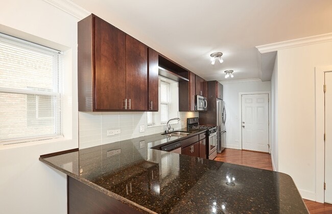 Building Photo - 6134 N Washtenaw Ave