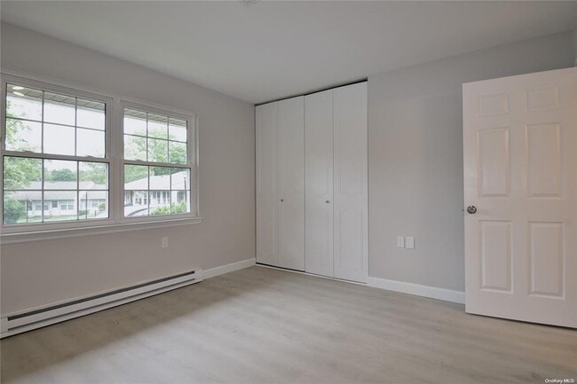 Building Photo - 332 Woodbridge Dr