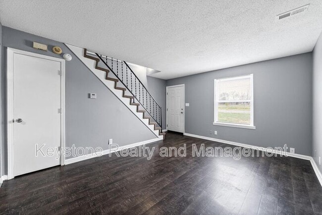 Building Photo - 1269 State Line Rd