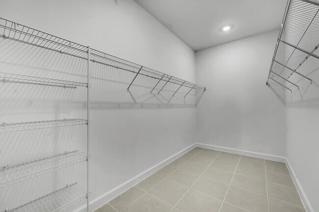 Building Photo - 3462 Cedar Grv Dr