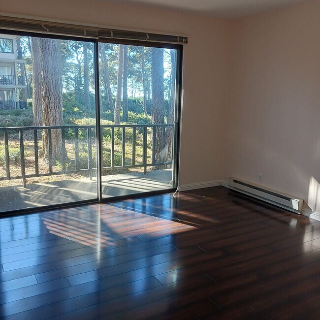 Building Photo - Great Condo Pebble Beach with Ocena Views