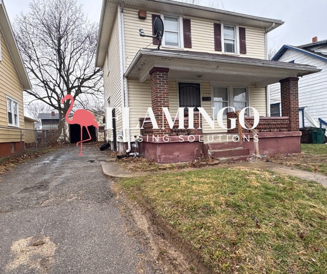 Building Photo - 725 Maplehurst Ave