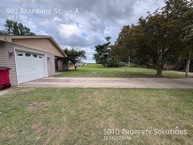 Building Photo - 901 Arapahoe Dr