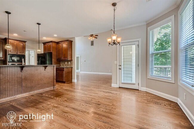 Building Photo - 6 br, 4 bath House - 102 Sandisfield Dr UNIT