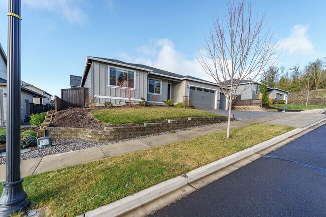 Building Photo - 8989 N Kale Cir