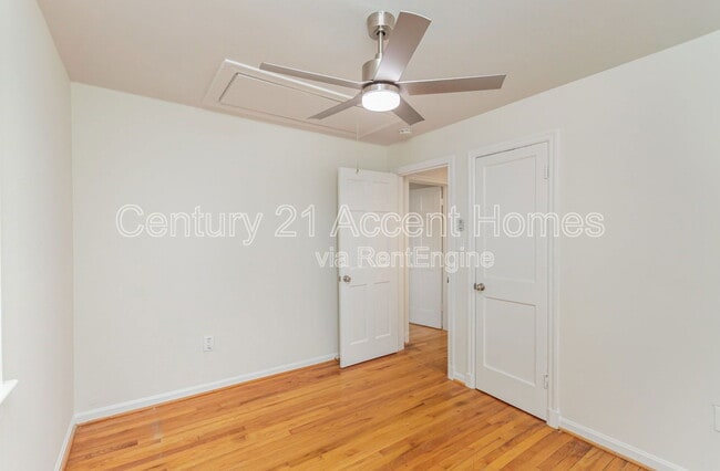 Building Photo - 2032 Arlington Ter