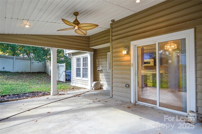 Building Photo - 3500 Rosedown Dr