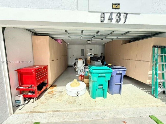 Building Photo - 9437 SW 145th Pl