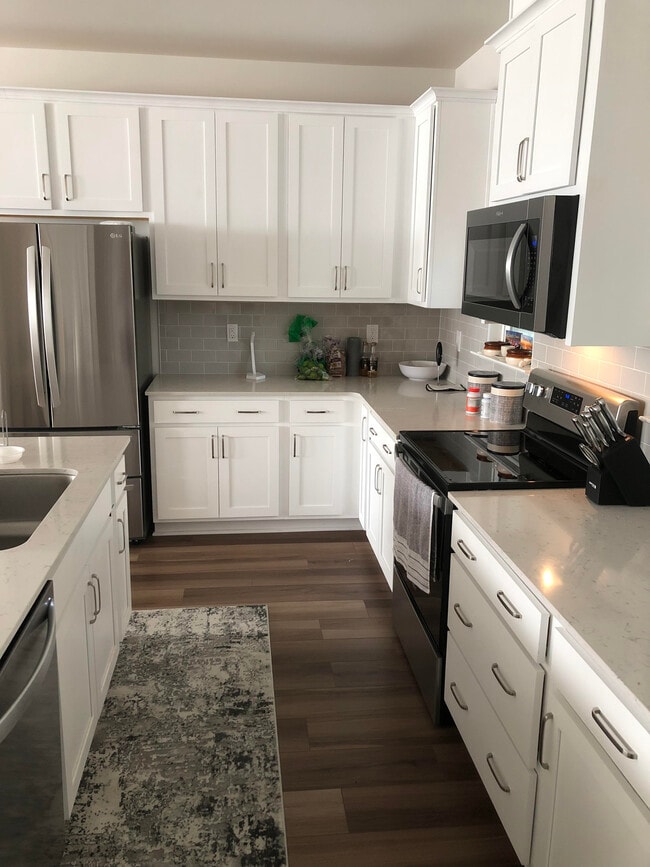 Building Photo - 103 Winding River Dr