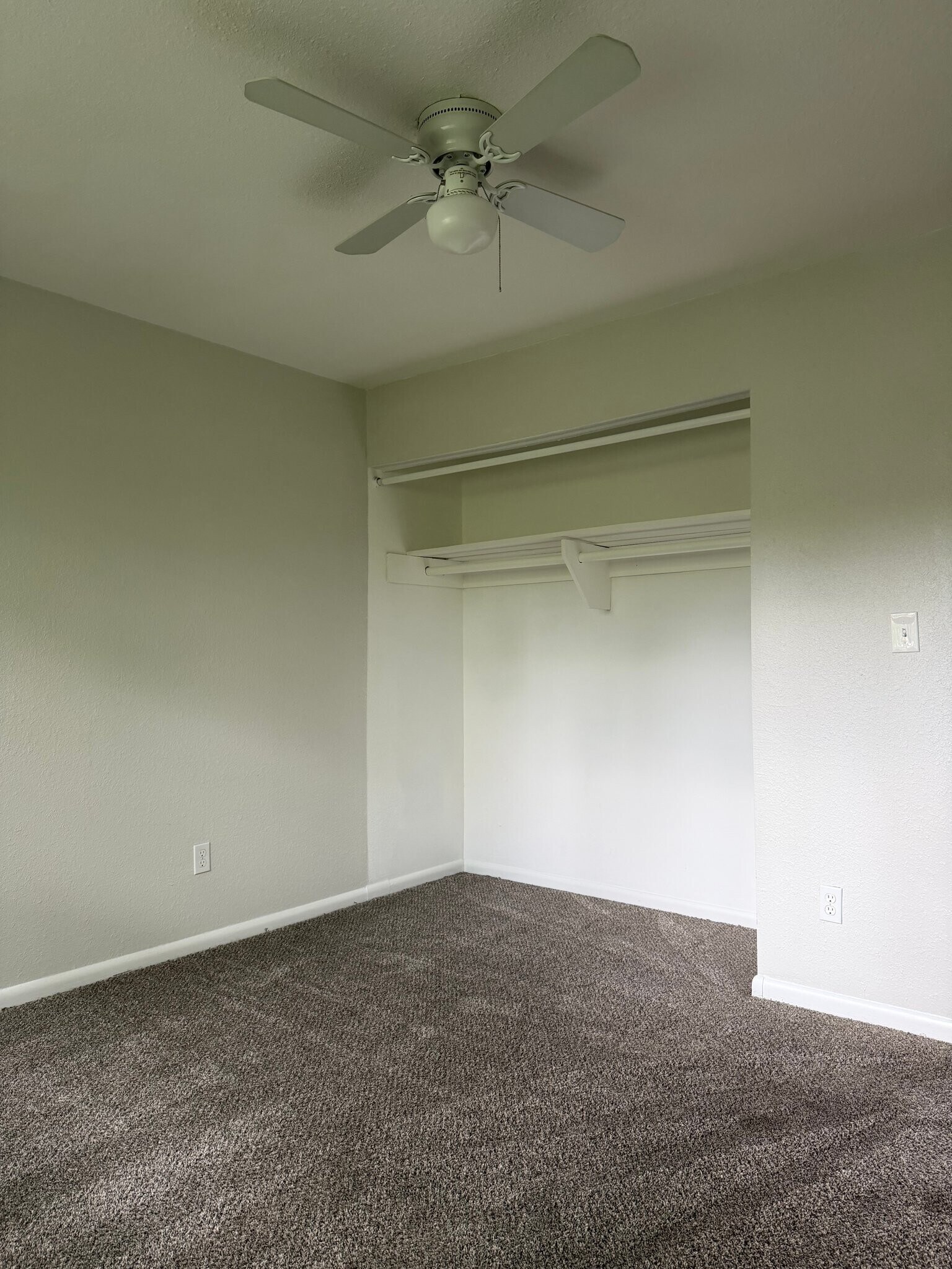 Building Photo - 2412 Azalea Garden Rd