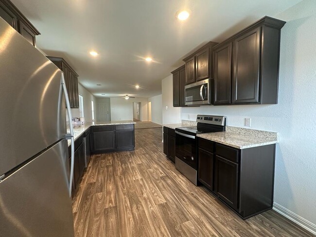 Building Photo - 18300 Speculator Ln