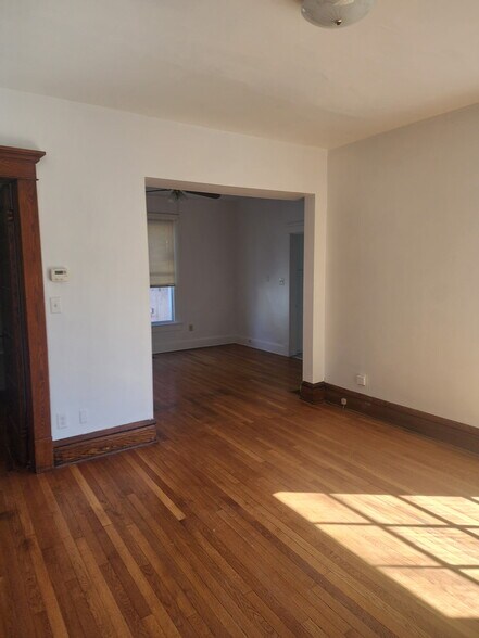 Building Photo - 222 N 5th St