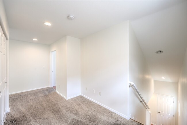 Building Photo - 10057 Bonterra Ave