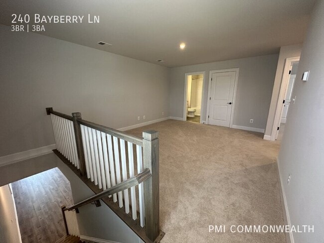 Building Photo - 240 Bayberry Ln
