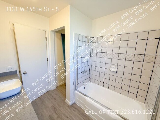 Building Photo - 3131 W 145th St