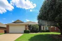 Building Photo - Beautiful Home in Edmond Community