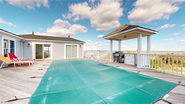 Building Photo - 750 Dune Rd