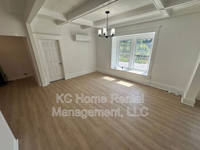Building Photo - 2958 Lockridge Ave