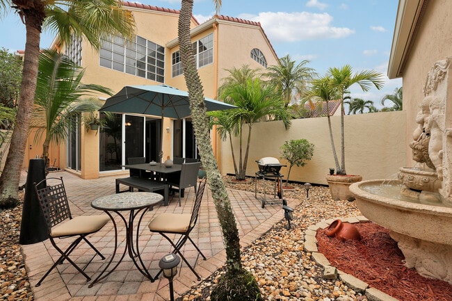 Building Photo - 27 Via Del Corso