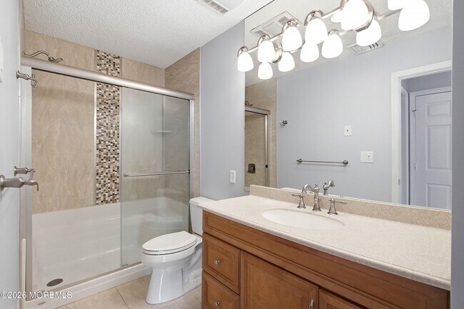 Building Photo - 702 Carnation Dr