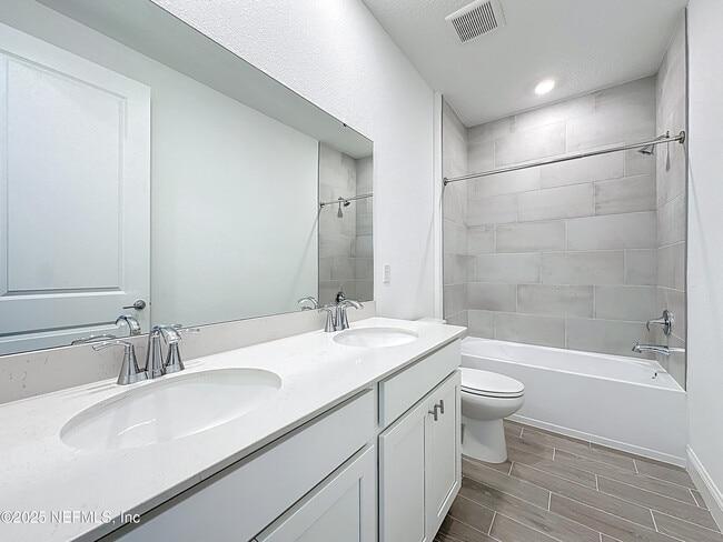 Building Photo - 289 Pentwater Rd