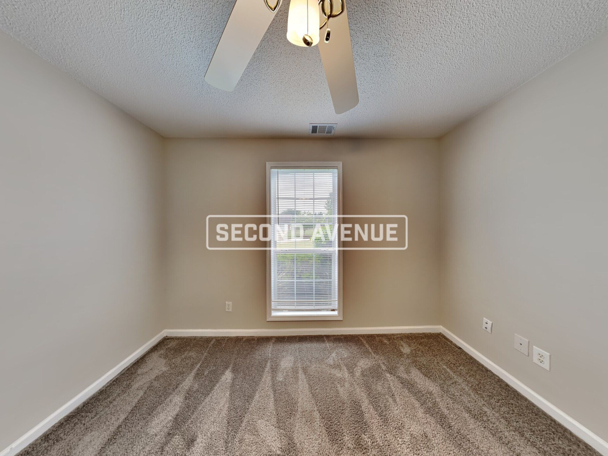 Building Photo - 661 Morningside Dr N