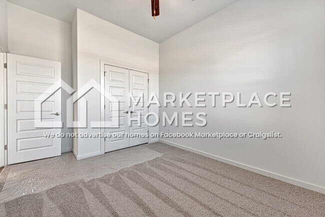 Building Photo - 375 Canada Dr