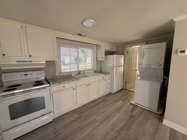 Building Photo - One bedroom, 1 bath house in Mebane