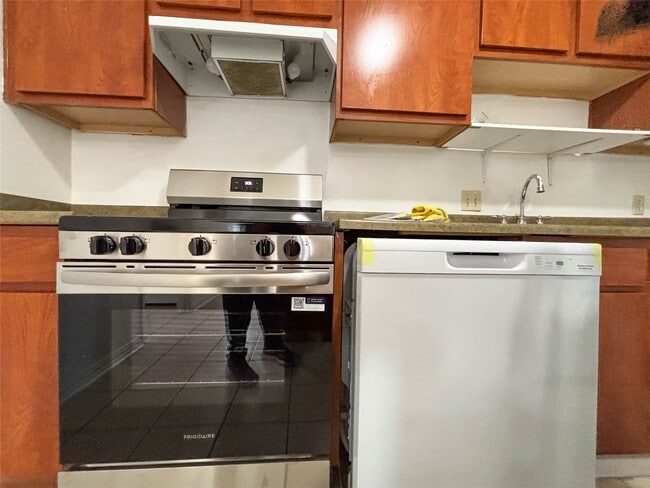 Building Photo - 7206 S Gessner Rd