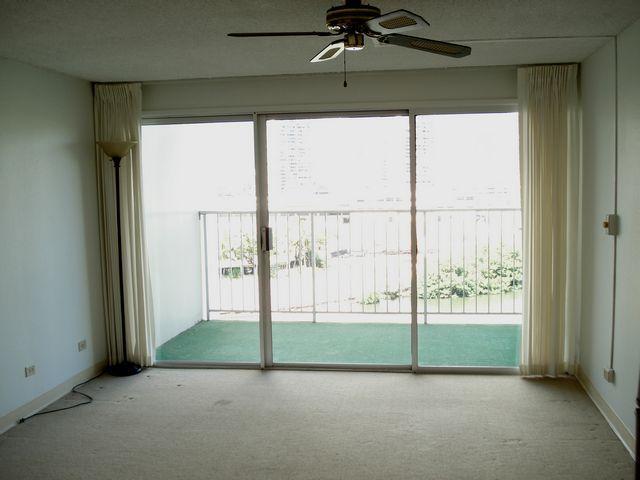 Building Photo - 2211 Ala Wai Blvd