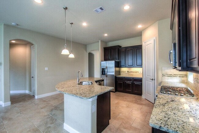 Building Photo - 123 Colton Ct